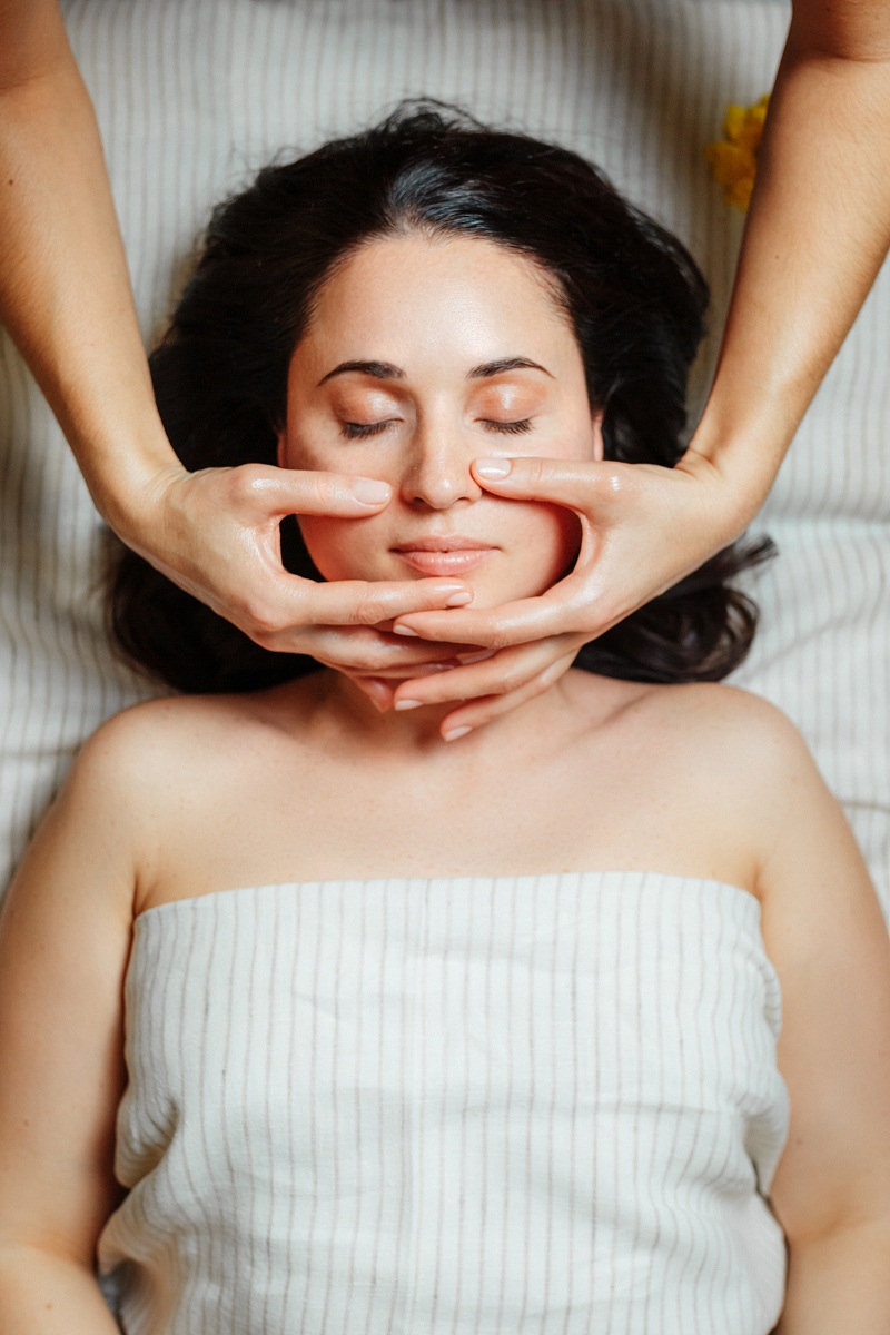 Естетичний масаж обличчя (букальний) - фото 1